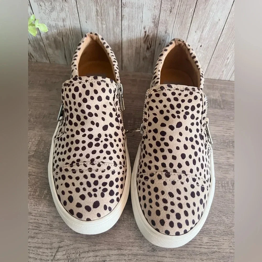 Dolce Vita Audree Animal Print Slip On Sneaker Size 6.5